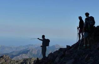 ''Sommets de Corse'' ou ''Les absents ont tord''.