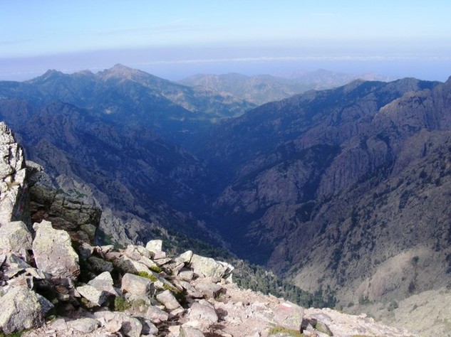 Pourquoi partir loin ? Pourquoi partir loin ?