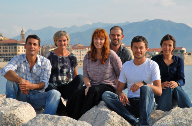 Manu, Laëtitia, Perrine, Cédric, Sylvain, Myriam (de gauche à droite) Manu, Laëtitia, Perrine, Cédric, Sylvain, Myriam (de gauche à droite)