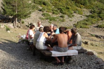 De petits groupes, bien plus chaleureux. De petits groupes, bien plus chaleureux.