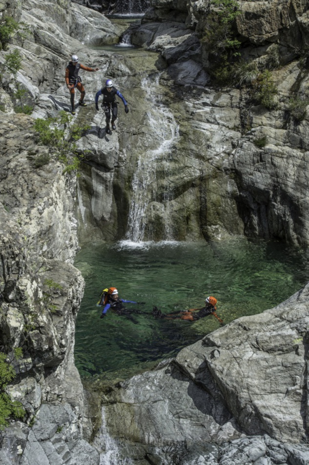 Canyoning dans le Zoicu - Soccia Canyoning dans le Zoicu - Soccia